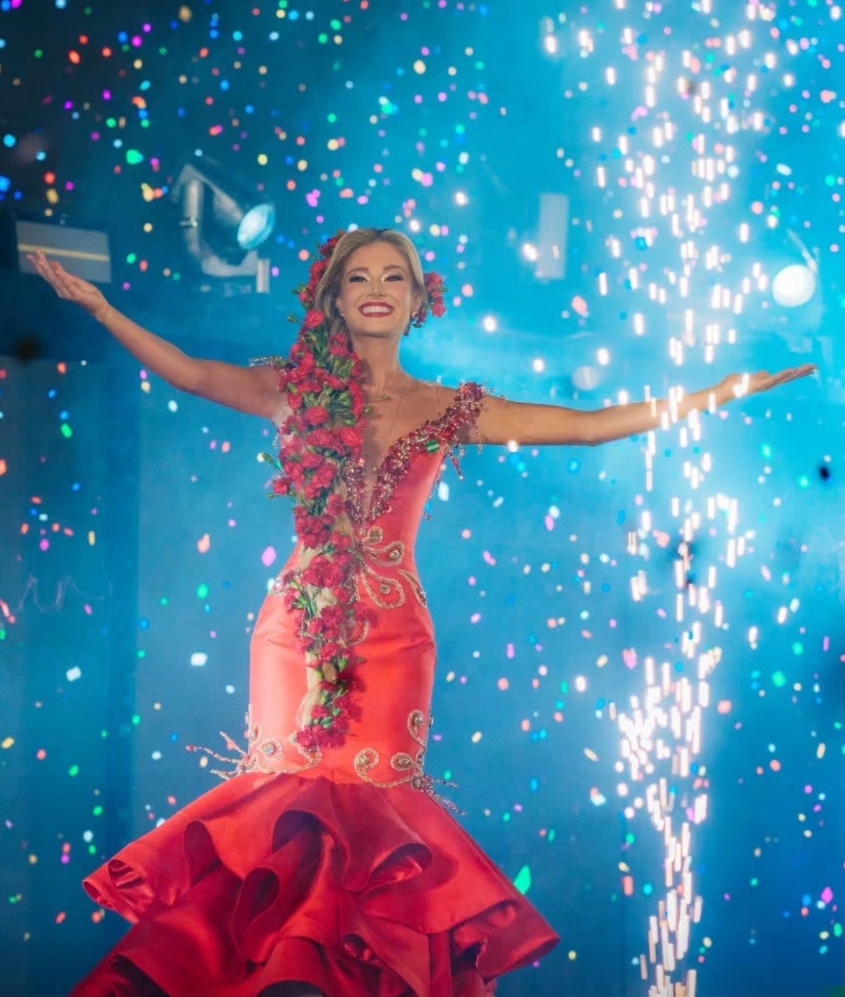 Presentación de Ana Fabia I como reina del carnaval cruceño.